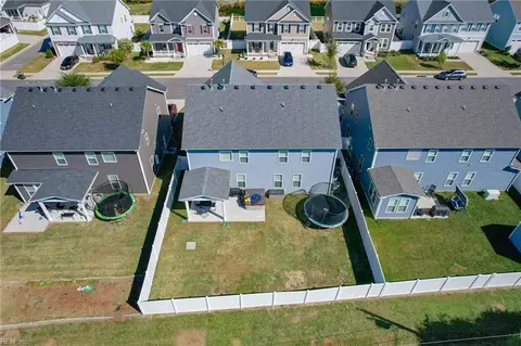 View/Area - 12 E Berkley Dr, Hampton, VA 23663 photo 2 of 3