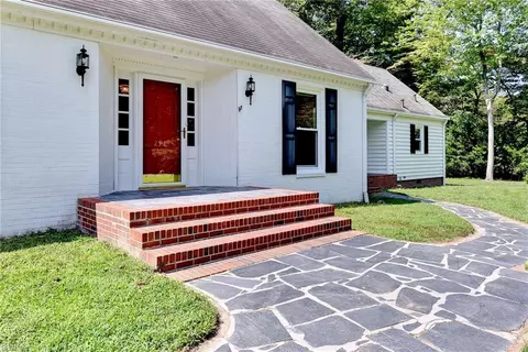 291 E Queens Dr, Williamsburg, VA 23185 photo 7