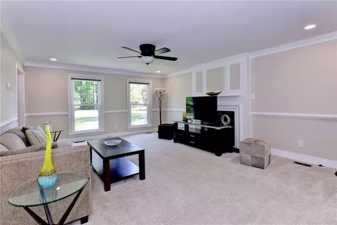 291 E Queens Dr, Williamsburg, VA 23185 photo 11