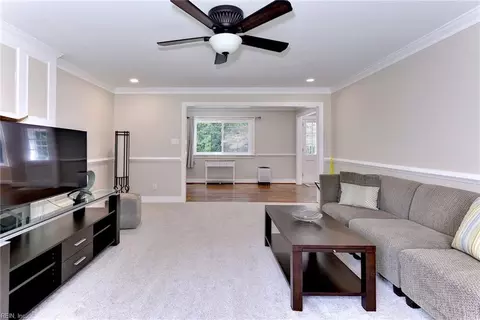 291 E Queens Dr, Williamsburg, VA 23185 photo 10