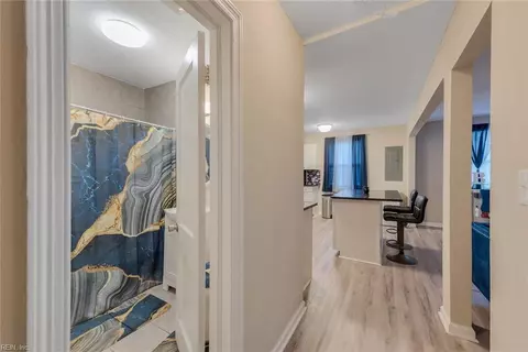 Entry Way - 38 E Gilbert St, Hampton, VA 23669 photo 1 of 1