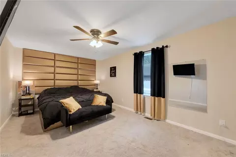 Bedroom - 38 E Gilbert St, Hampton, VA 23669 photo 3 of 3