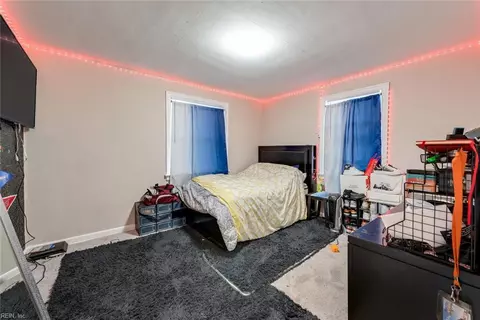 Bedroom - 38 E Gilbert St, Hampton, VA 23669 photo 2 of 3