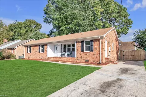 917 Hanbury Ct, Chesapeake, VA 23322