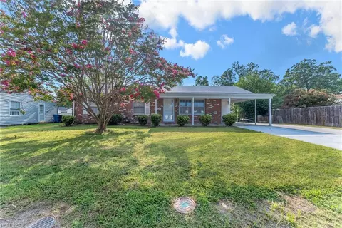 121 Kellam Rd S, Virginia Beach, VA 23462