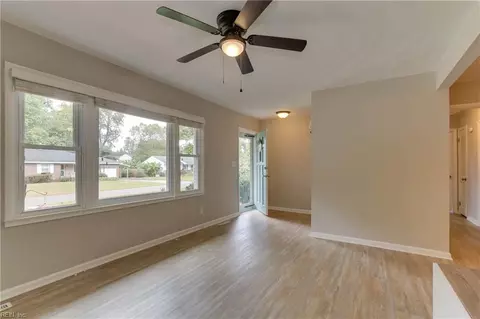 Living - 2836 Lambert Trl, Chesapeake, VA 23323 photo 3 of 5