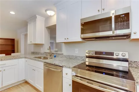 Kitchen - 2836 Lambert Trl, Chesapeake, VA 23323 photo 5 of 5