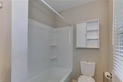 Bath - 2836 Lambert Trl, Chesapeake, VA 23323 photo 2 of 3