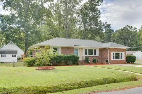 2836 Lambert Trl, Chesapeake, VA 23323