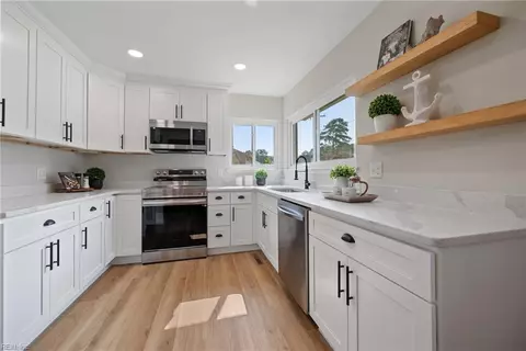 1736 Kingsway Rd, Norfolk, VA 23518
