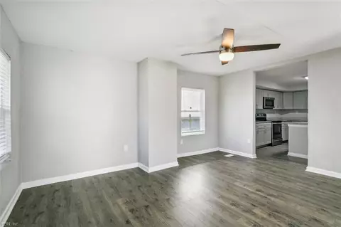 16 Woodland Rd, Hampton, VA 23663 photo 7