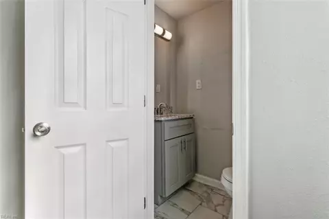 16 Woodland Rd, Hampton, VA 23663 photo 18