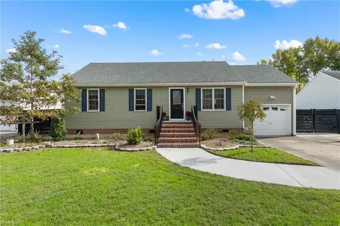 945 Aberdeen Ln, Chesapeake, VA 23322