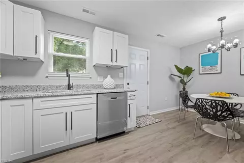 616 Pennsylvania Ave, Hampton, VA 23661 photo 9