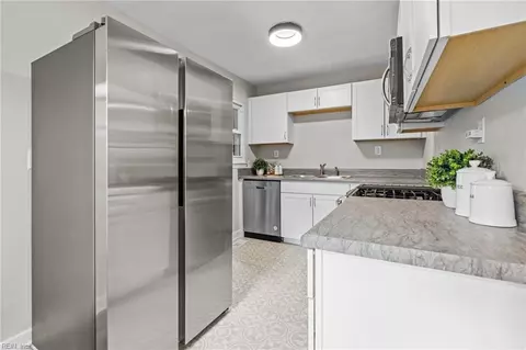 605 Summers Dr, Norfolk, VA 23509 photo 10
