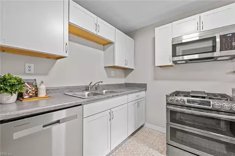 605 Summers Dr, Norfolk, VA 23509 photo 12