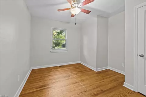 605 Summers Dr, Norfolk, VA 23509 photo 20