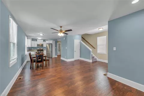 Entry Way - 318 Chapel St, Hampton, VA 23669 photo 3 of 12
