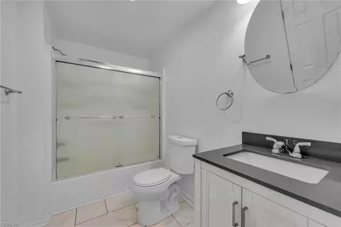 Bath - 318 Chapel St, Hampton, VA 23669 photo 1 of 2