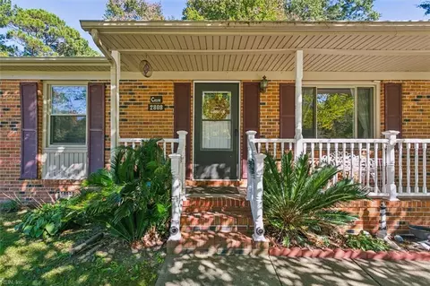 2808 S Nansemond Dr, Suffolk, VA 23435