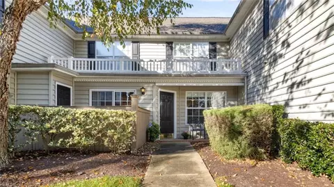 902 Lakeside Dr, Suffolk, VA 23435