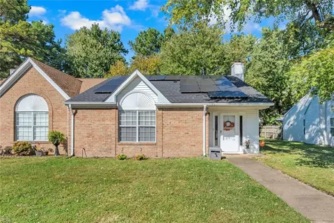 32 Holly Hill Ln, Portsmouth, VA 23702