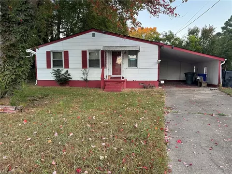 1004 E Russell Ct, Newport News, VA 23605