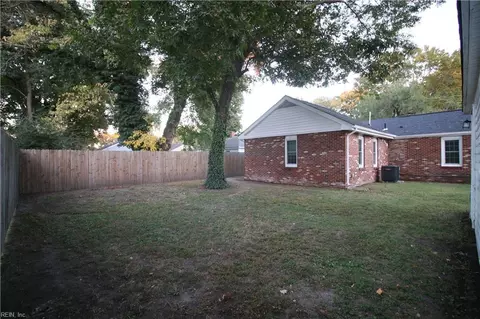 Exterior - 2825 Rosalee Dr, Hampton, VA 23661 photo 5 of 7