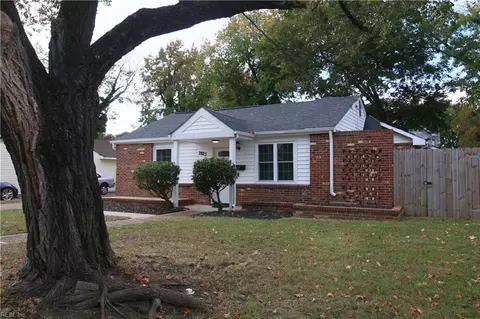 Exterior - 2825 Rosalee Dr, Hampton, VA 23661 photo 2 of 7