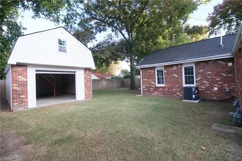 Exterior - 2825 Rosalee Dr, Hampton, VA 23661 photo 7 of 7