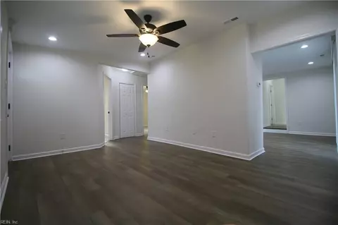 Living - 2825 Rosalee Dr, Hampton, VA 23661 photo 2 of 3