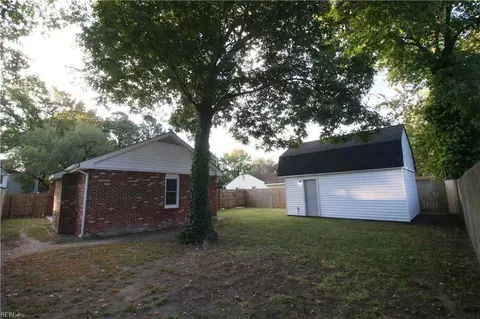 Exterior - 2825 Rosalee Dr, Hampton, VA 23661 photo 4 of 7