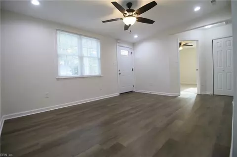 Living - 2825 Rosalee Dr, Hampton, VA 23661 photo 1 of 3