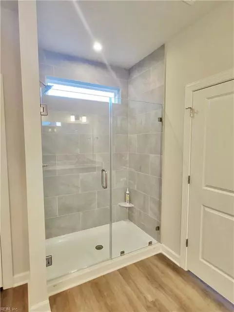 Bath - 268 Mccormick Dr, Suffolk, VA 23434 photo 1 of 2