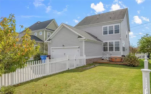 Exterior - 3324 Patrick Henry Dr, Chesapeake, VA 23323 photo 3 of 6