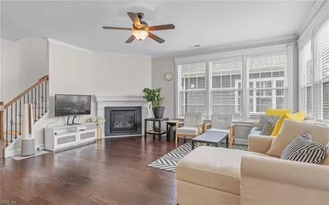 Living - 3324 Patrick Henry Dr, Chesapeake, VA 23323 photo 1 of 1