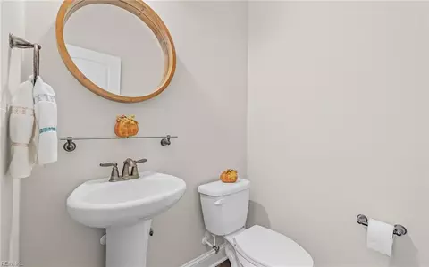 Entry Way - 3324 Patrick Henry Dr, Chesapeake, VA 23323 photo 9 of 10