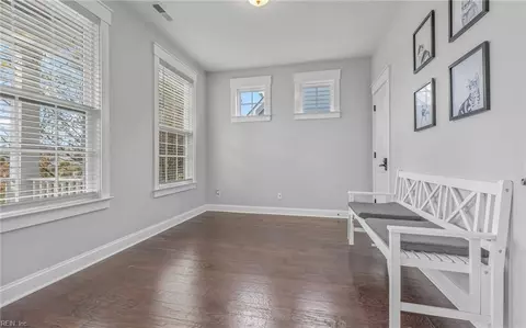 Entry Way - 3324 Patrick Henry Dr, Chesapeake, VA 23323 photo 3 of 10