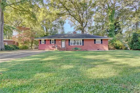 321 Sourwood Dr, Hampton, VA 23666 photo 4