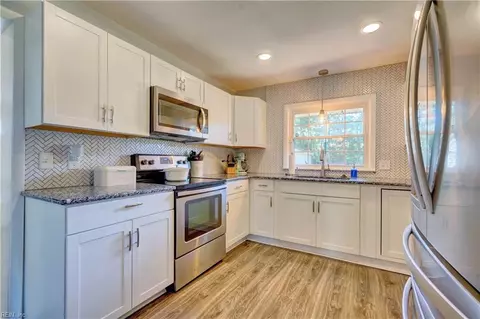 321 Sourwood Dr, Hampton, VA 23666 photo 11