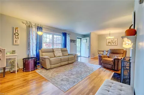321 Sourwood Dr, Hampton, VA 23666 photo 8