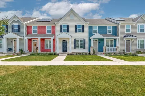 251 Goldenstar Ln, Portsmouth, VA 23701