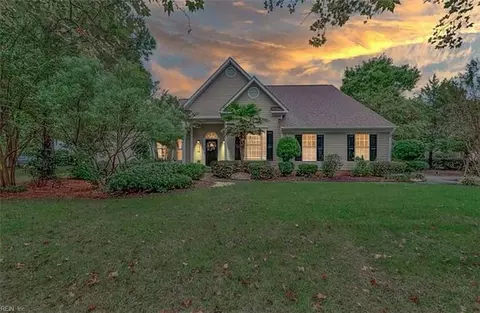 2816 Livingston Loop, Virginia Beach, VA 23456