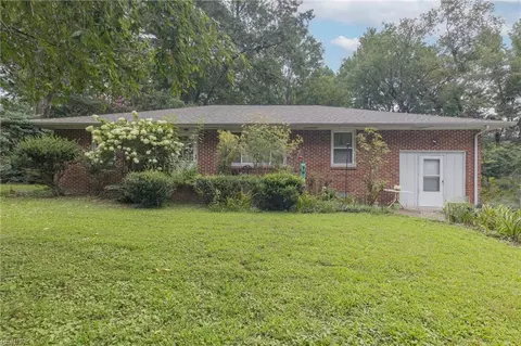 132 Manning Rd, Suffolk, VA 23434