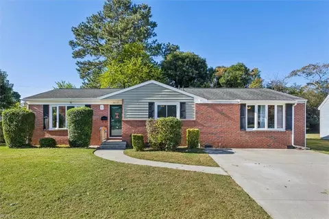 617 Iris Ln, Virginia Beach, VA 23462