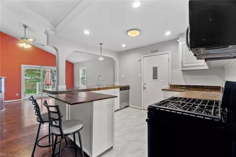 102 Fox Hill Rd, Hampton, VA 23669 photo 10