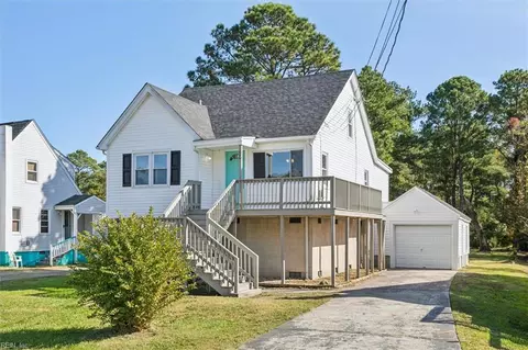 90 Ridge Rd, Poquoson, VA 23662