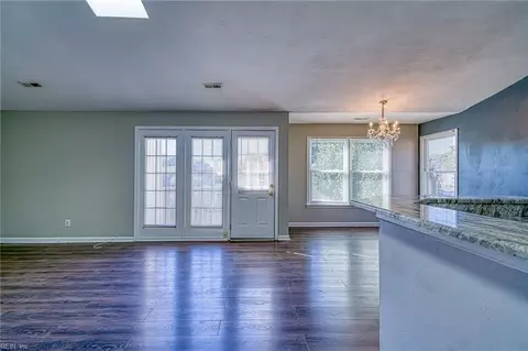 700 Bridge Xing #D, Yorktown, VA 23692