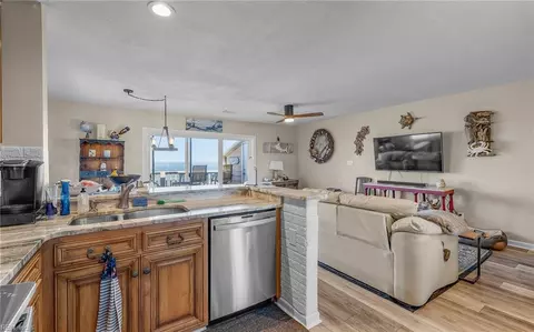 1634 E Ocean View Ave #3A, Norfolk, VA 23503 photo 5
