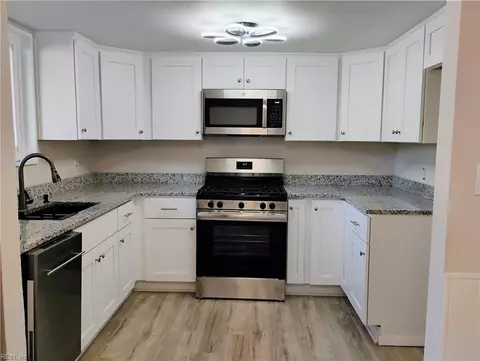 1231 Curie Ct, Norfolk, VA 23513